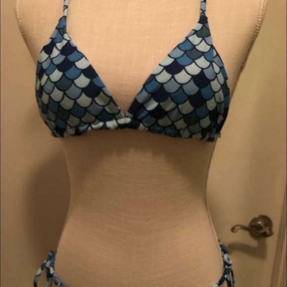 NWOT Fishy scale blue bikini - Picture 2 of 5